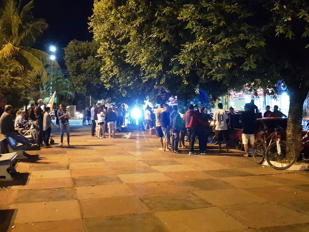 Torcedores do São Paulo comemoram título no centro de Venceslau Torcedores do São Paulo comemoram título no centro de Venceslau