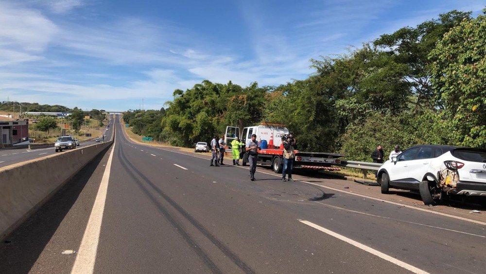Acidente envolve cinco veículos e deixa três pessoas feridas na Rodovia Raposo Tavares