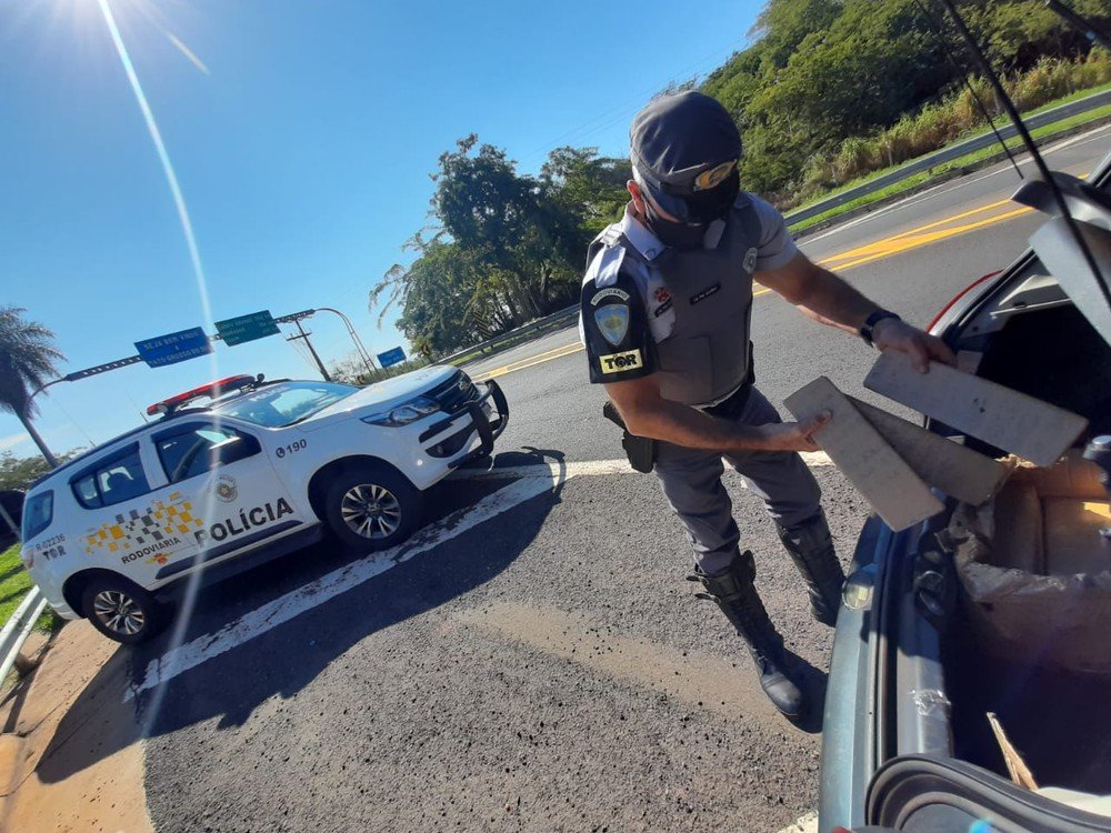 Em Epitácio, enfermeiro é preso suspeito de produzir e manipular canabidiol de forma clandestina em residência