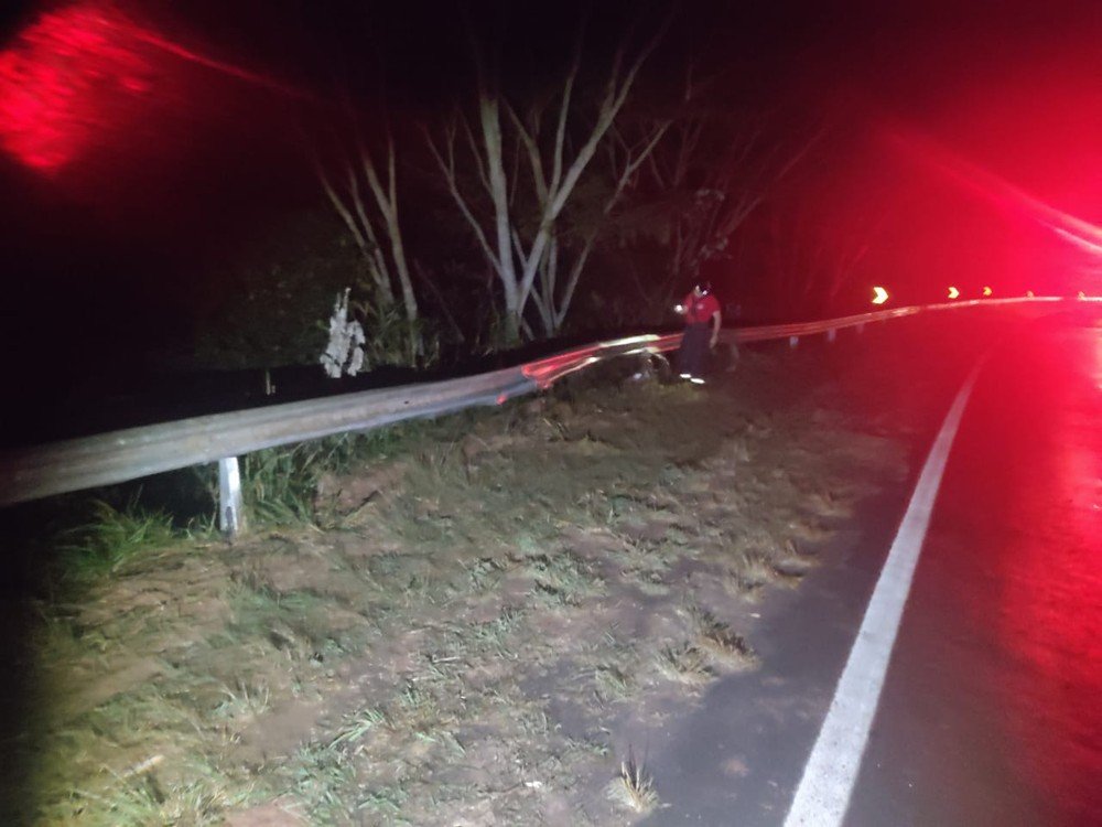 Homem morre carbonizado em acidente de trânsito na SP-563 em Presidente Venceslau Homem morre carbonizado em acidente de trânsito na SP-563 em Presidente Venceslau