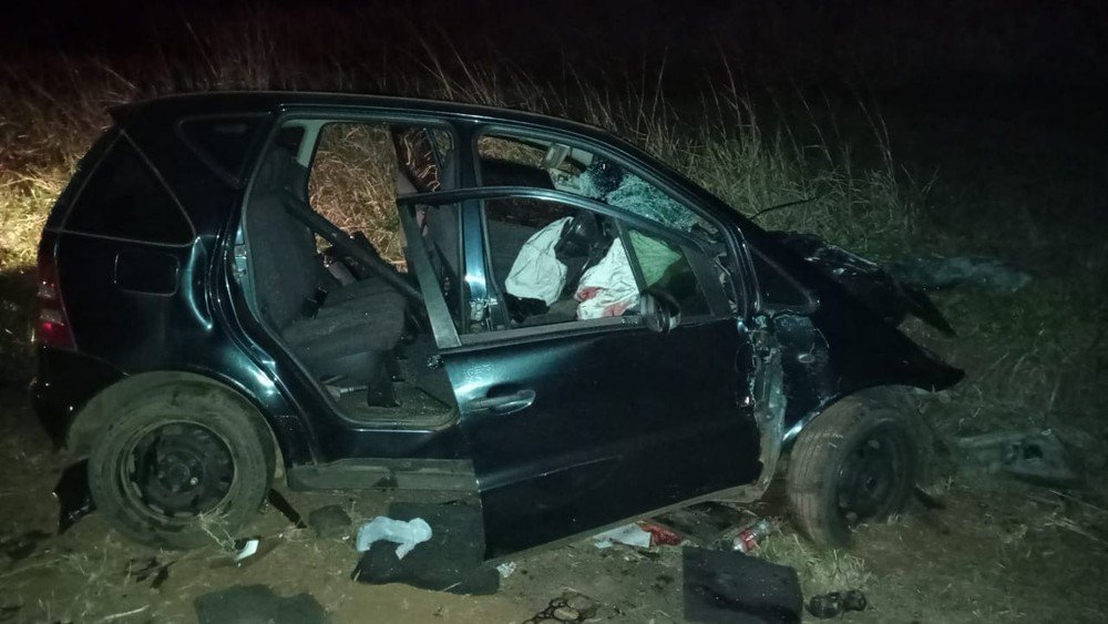Colisão frontal entre carro e motocicleta mata homem de 30 anos