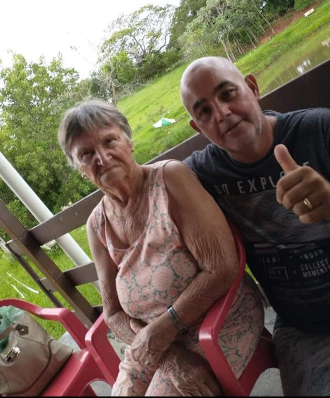 Capotamento de carro em estrada mata duas pessoas e deixa mulher em estado grave em Venceslau