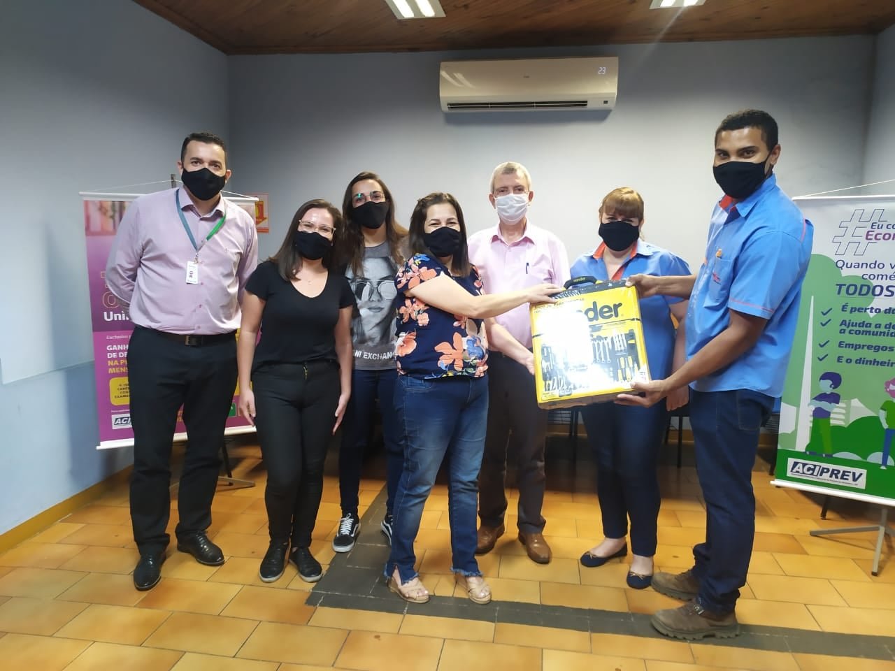 Aciprev entrega prêmios da campanha “Quinzena do Freguês – Semana do Papai” Aciprev entrega prêmios da campanha “Quinzena do Freguês – Semana do Papai”