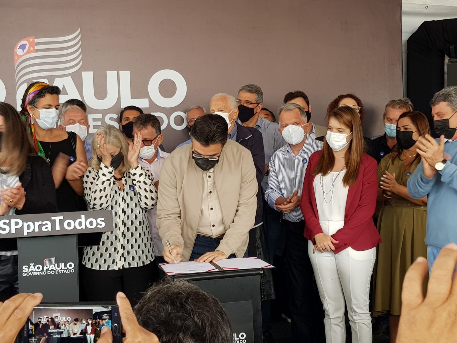 Garcia anuncia início das obras na Aymoré e liberação de R$ 5 milhões para reforma da Etec de Presidente Venceslau