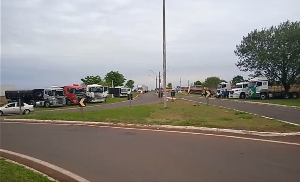 Manifestações de caminhoneiros são registradas Presidente Prudente, Teodoro Sampaio e Santo Anastácio. Manifestações de caminhoneiros são registradas Presidente Prudente, Teodoro Sampaio e Santo Anastácio.