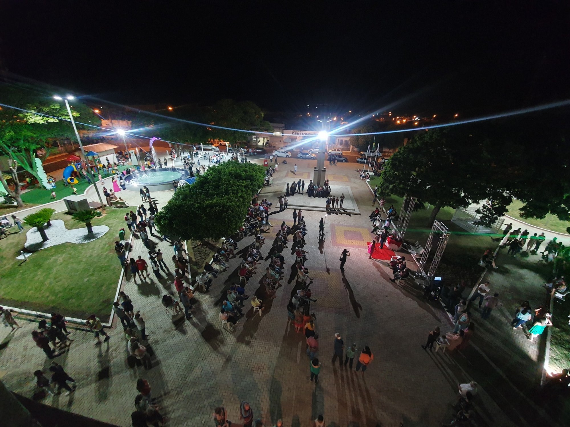 Praça da Matriz é reinaugurada em Piquerobi