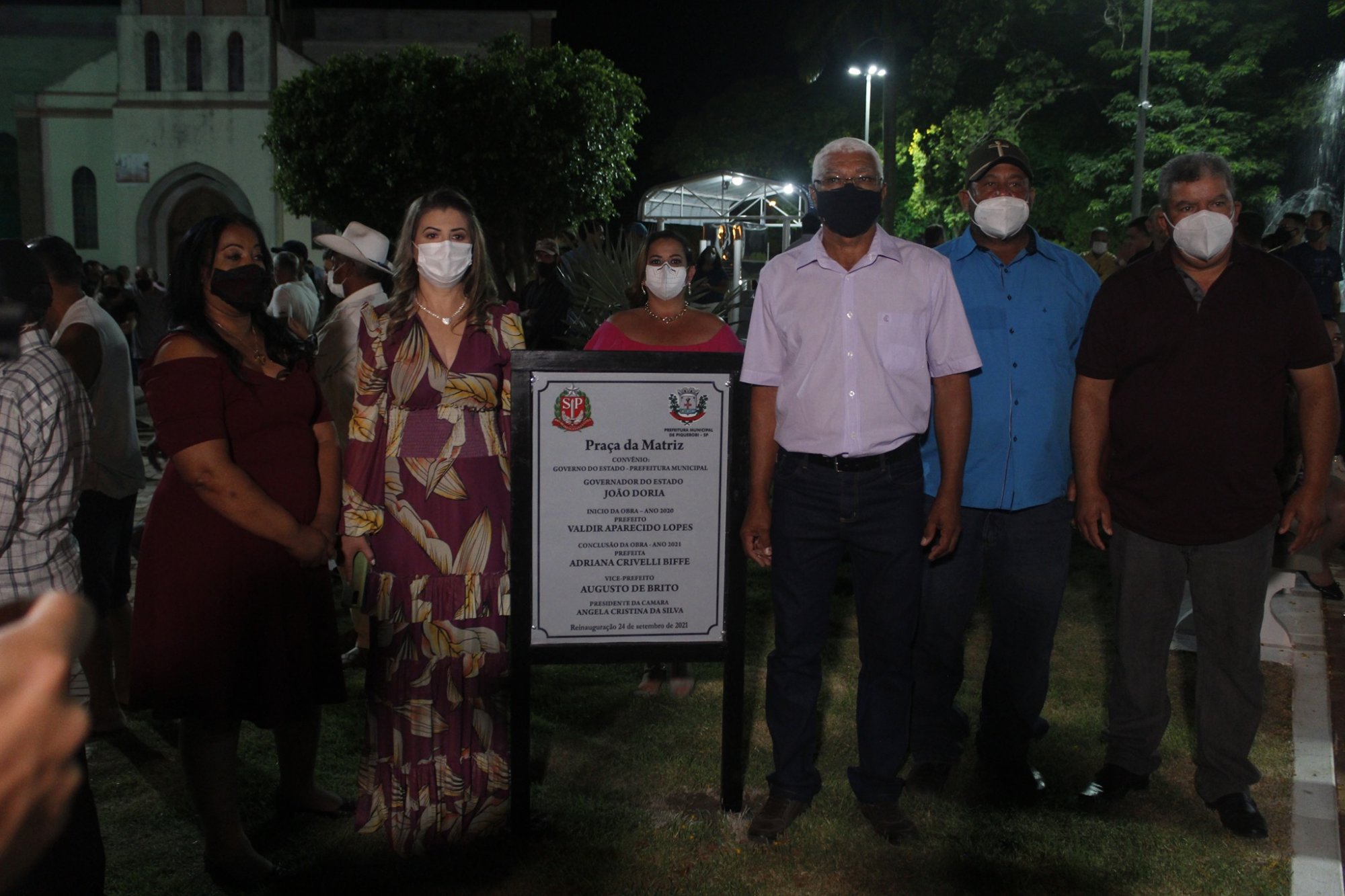 Praça da Matriz é reinaugurada em Piquerobi