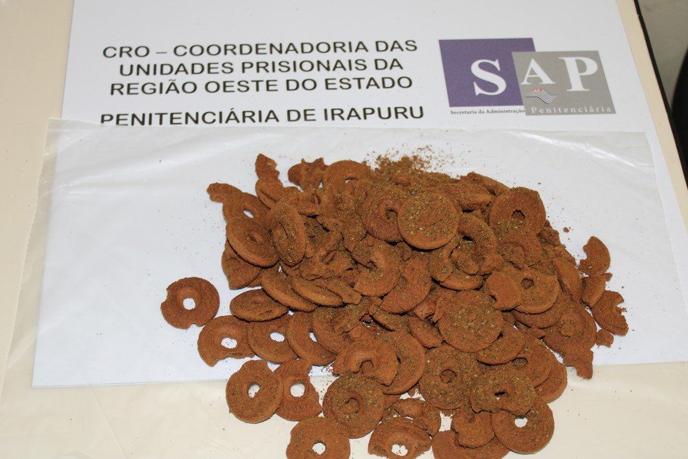 Maconha e K4 são encontradas em meio a rosquinhas de chocolate durante fiscalizações em unidades prisionais