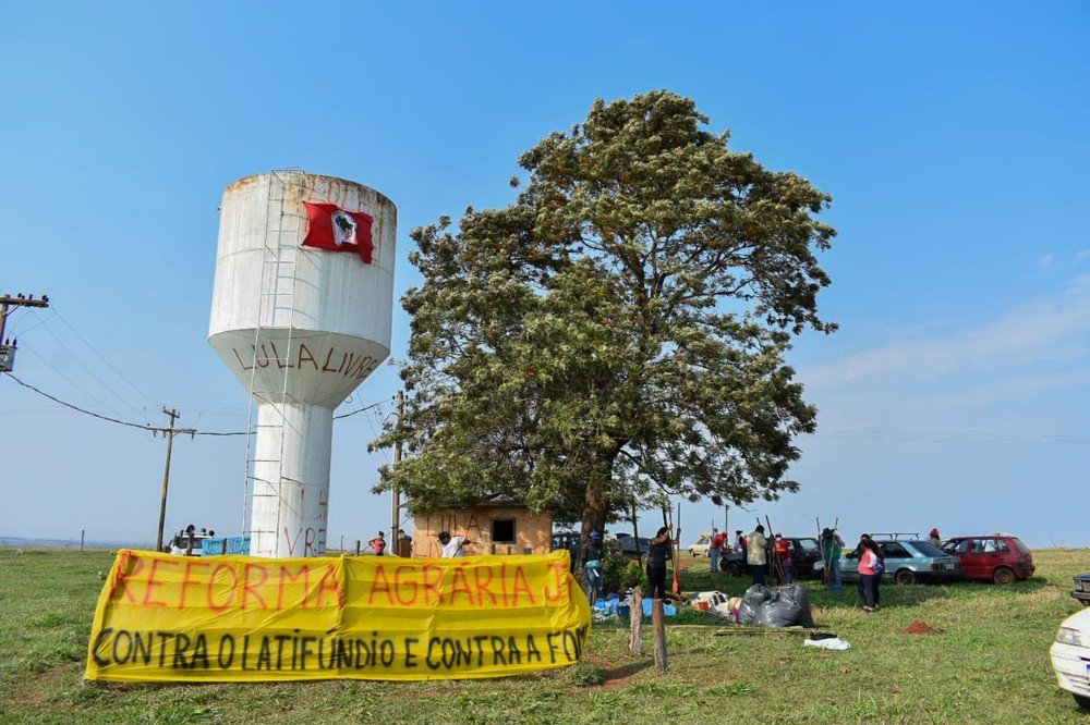 MST ocupa fazenda em Mirante do Paranapanema e pressiona governo do Estado de São Paulo a arrecadar mais terras para assentamentos ruraisMST ocupa fazenda em Mirante do Paranapanema e pressiona governo do Estado de São Paulo a arrecadar mais terras para assentamentos rurais