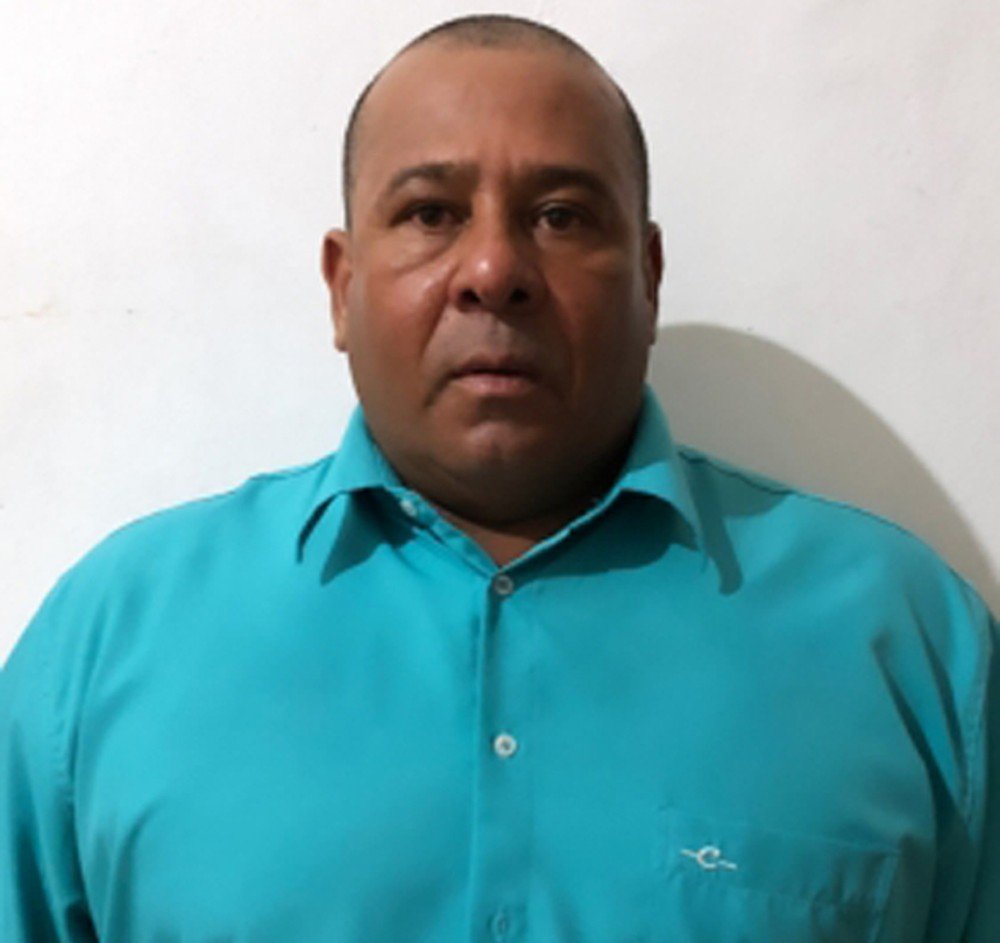 Vereador assassinado em Piquerobi é enterrado; nenhum suspeito foi identificado Vereador assassinado em Piquerobi é enterrado; nenhum suspeito foi identificado