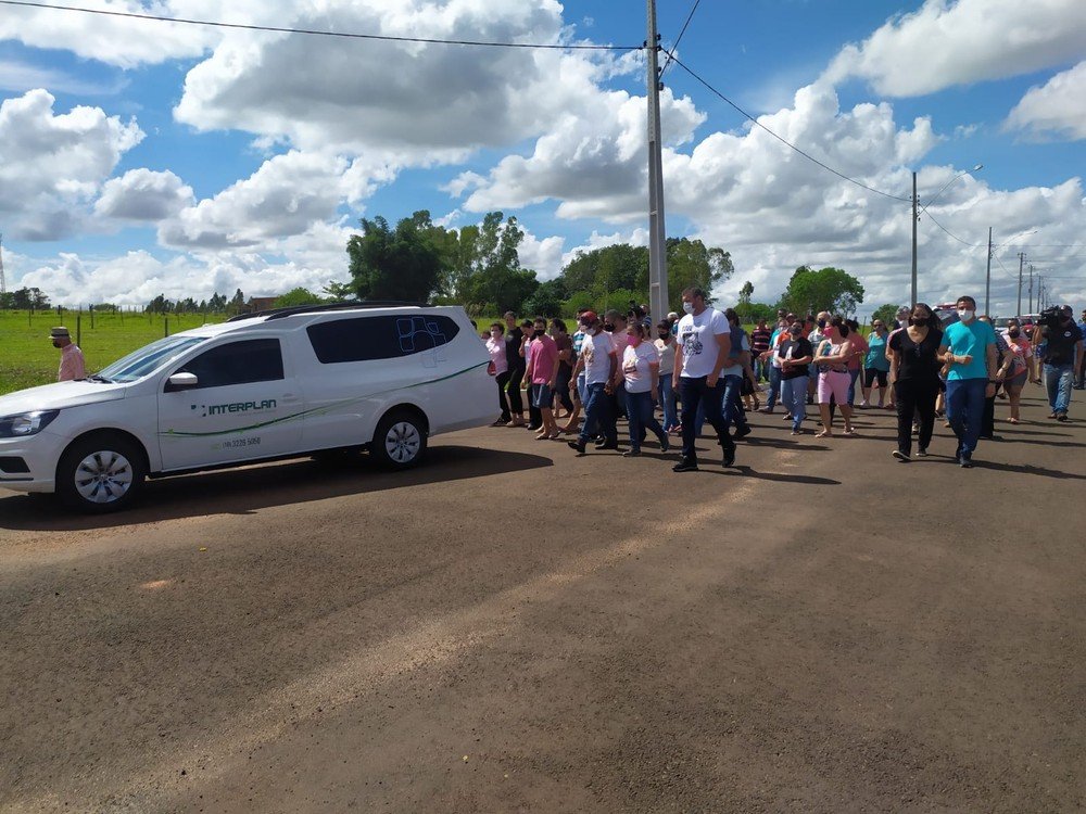 Vereador assassinado em Piquerobi é enterrado; nenhum suspeito foi identificado Vereador assassinado em Piquerobi é enterrado; nenhum suspeito foi identificado