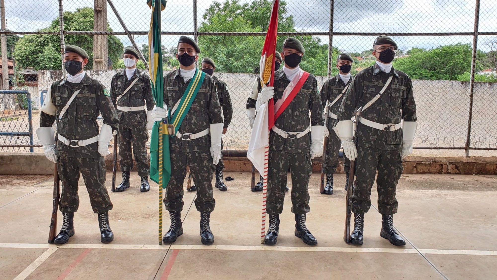 PM realiza solenidade do “Dia da Bandeira” em instituição de ensino de Presidente Venceslau PM realiza solenidade do “Dia da Bandeira” em instituição de ensino de Presidente Venceslau