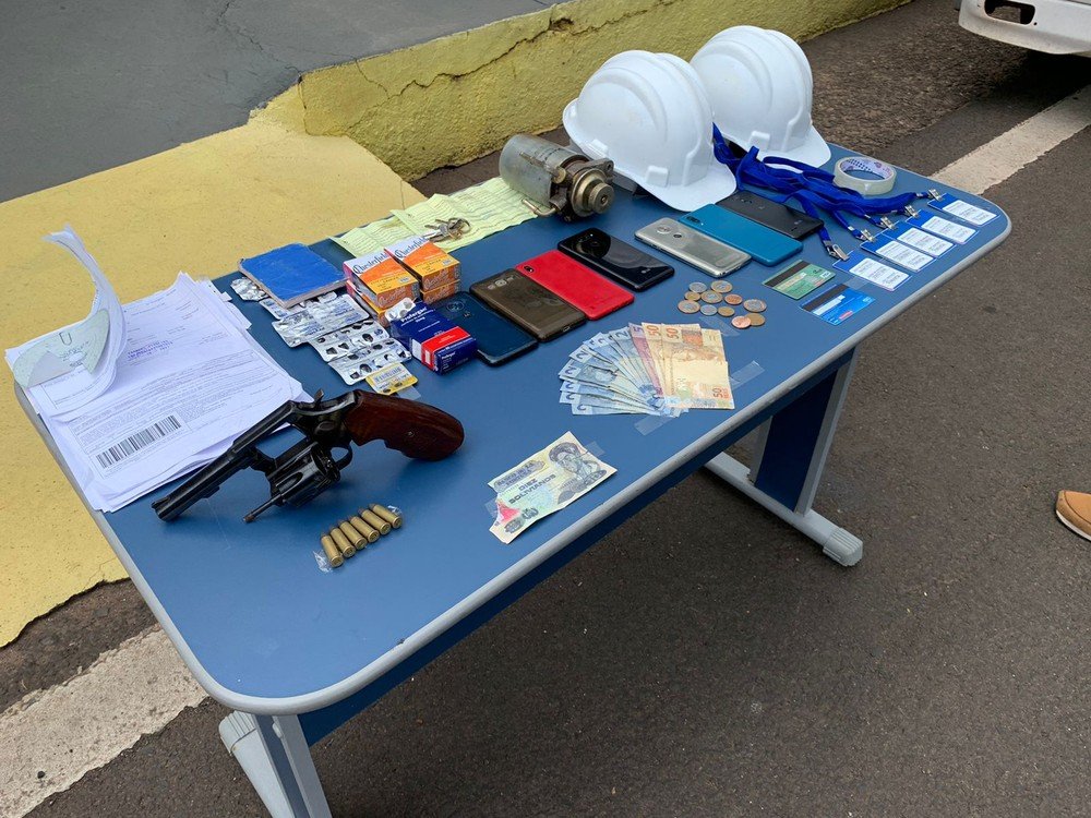 Perseguição policial descobre organização criminosa envolvida com roubos de caminhões e liberta vítimas de cárcere privado Perseguição policial descobre organização criminosa envolvida com roubos de caminhões e liberta vítimas de cárcere privado