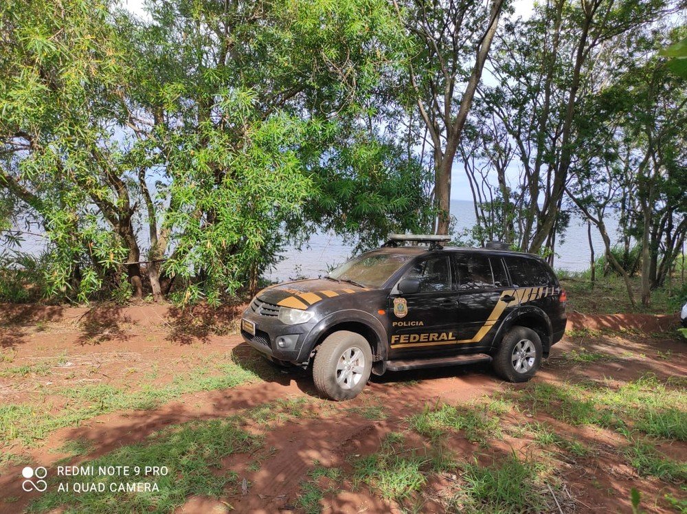 Polícia Federal cumpre reintegração de posse de área invadida dentro de reserva ambiental em Presidente Epitácio Polícia Federal cumpre reintegração de posse de área invadida dentro de reserva ambiental em Presidente Epitácio