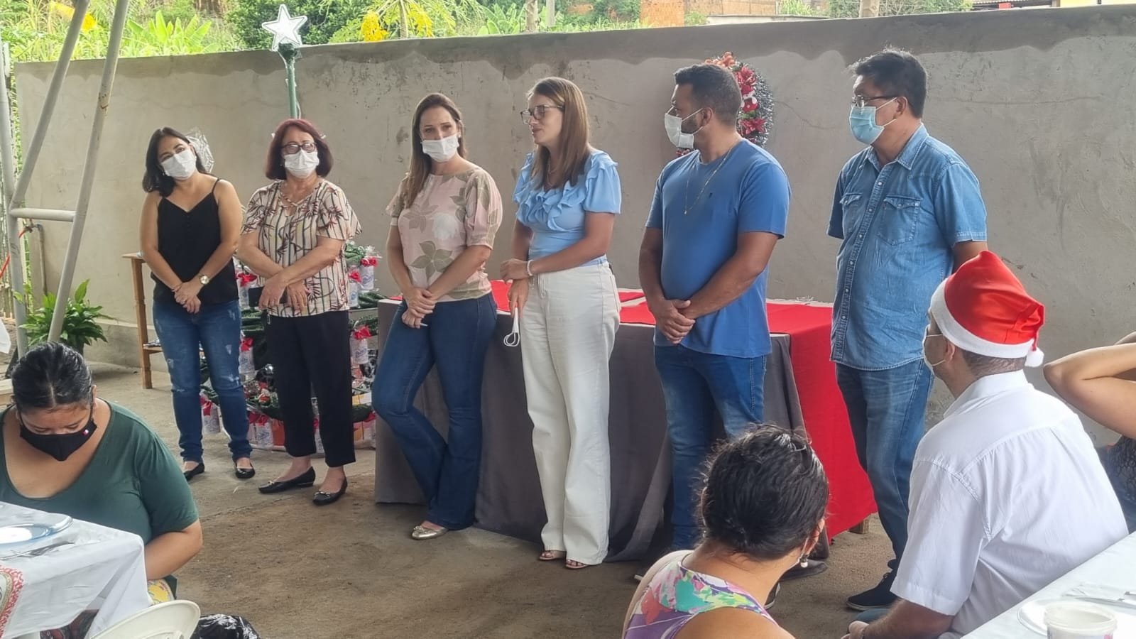Caps oferece confraternização de final de ano aos funcionários e assistidos Caps oferece confraternização de final de ano aos funcionários e assistidos