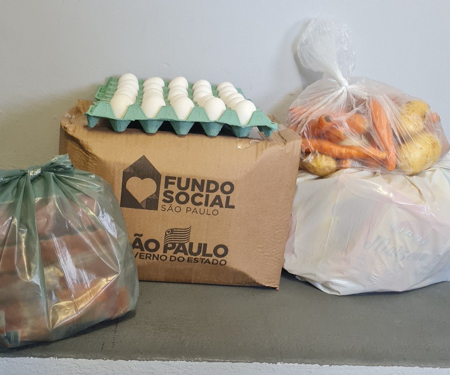 Secretaria de Assistência Social e Fundo Social de Solidariedade entregam cestas básicas para famílias atendidas Secretaria de Assistência Social e Fundo Social de Solidariedade entregam cestas básicas para famílias atendidas
