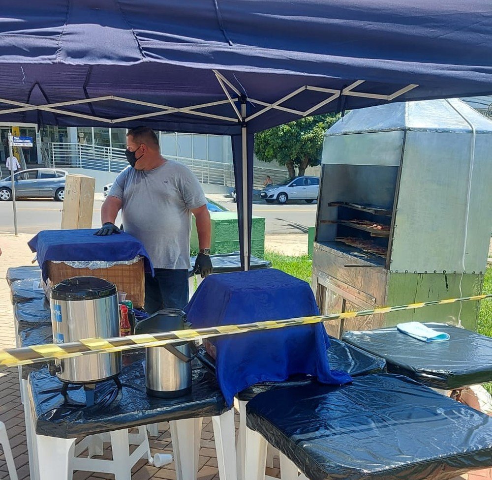 Em defesa da pecuária, protesto denominado ‘Segunda Com Carne’ distribui 2 mil espetinhos bovinos no Calçadão de Pres. Prudente Em defesa da pecuária, protesto denominado ‘Segunda Com Carne’ distribui 2 mil espetinhos bovinos no Calçadão de Pres. Prudente