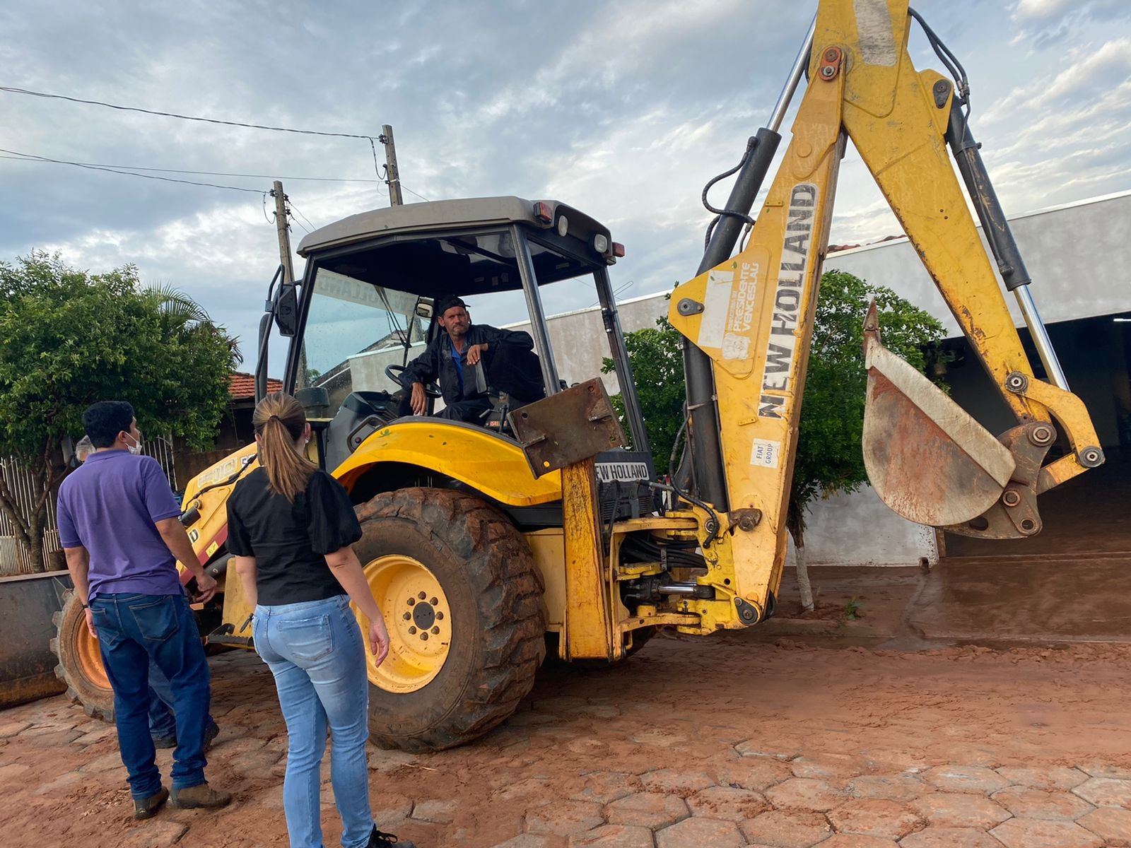 Prefeitura realiza força-tarefa em pontos mais atingidos pela chuva nesta quarta-feira Prefeitura realiza força-tarefa em pontos mais atingidos pela chuva nesta quarta-feira