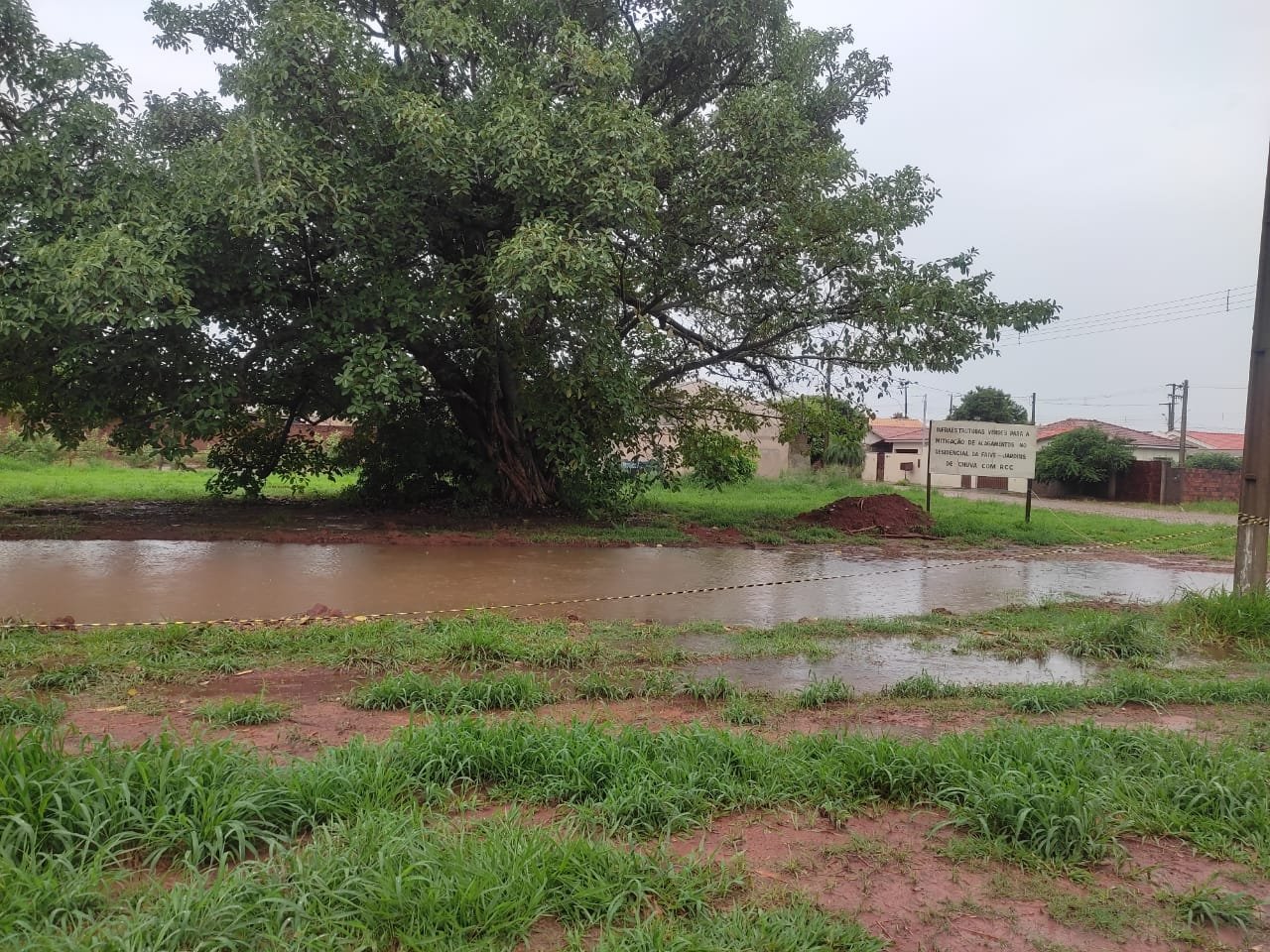 Equipes da Prefeitura realizam força-tarefa em regiões afetadas pela chuva Equipes da Prefeitura realizam força-tarefa em regiões afetadas pela chuva