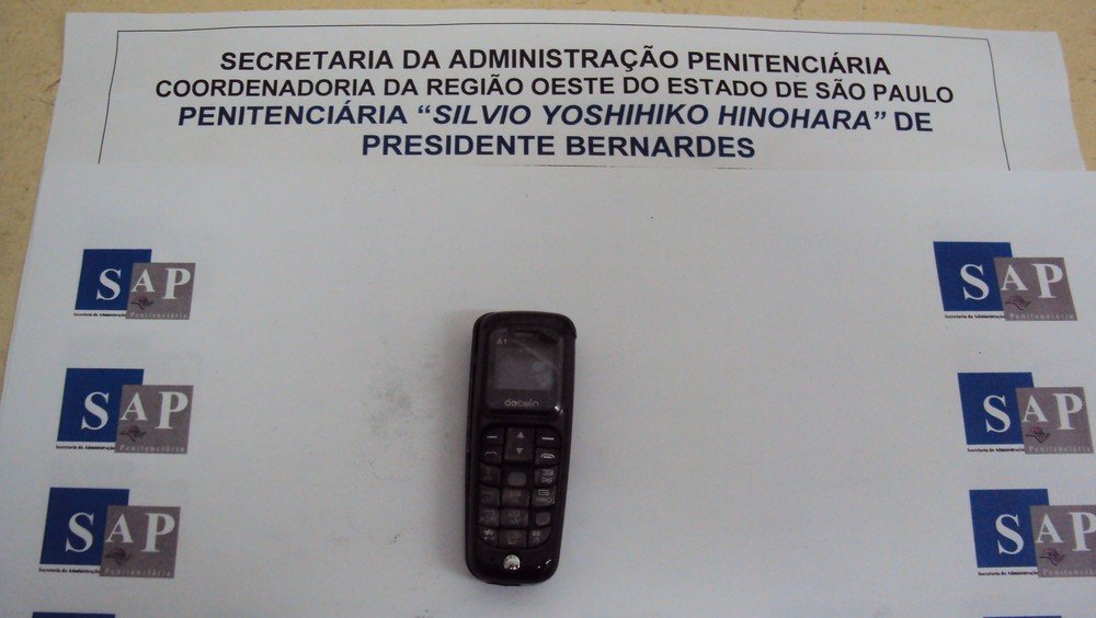 Escâner aponta presença de materiais estranhos e agentes apreendem cocaína e celular com visitantes de detentos