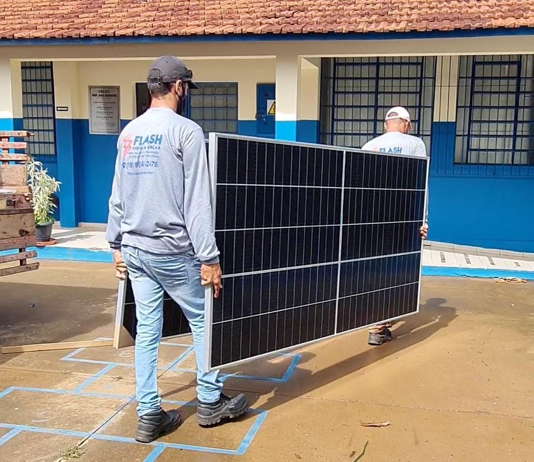 Placas fotovoltaicas são instaladas na EMEFEI João Rodrigues, em Presidente Venceslau Placas fotovoltaicas são instaladas na EMEFEI João Rodrigues, em Presidente Venceslau