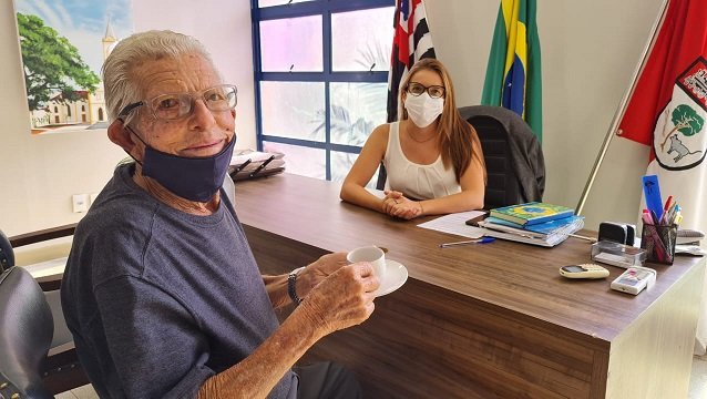 Corpo de Mário Vilches, avô da prefeita Bárbara, foi sepultado neste domingo em Venceslau Corpo de Mário Vilches, avô da prefeita Bárbara, foi sepultado neste domingo em Venceslau