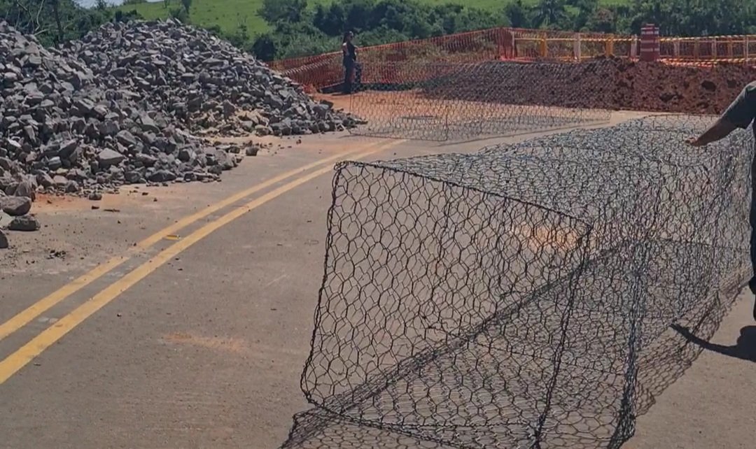 Obras de recuperação continuam na ponte da Aymoré, em Presidente Venceslau Obras de recuperação continuam na ponte da Aymoré, em Presidente Venceslau