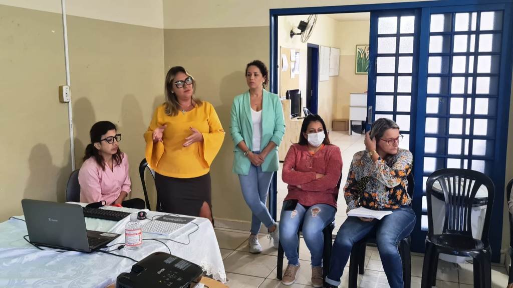 Assistência Social e Educação participam de reunião sobre Serviço de Convivência e Fortalecimento de Vínculo Assistência Social e Educação participam de reunião sobre Serviço de Convivência e Fortalecimento de Vínculo