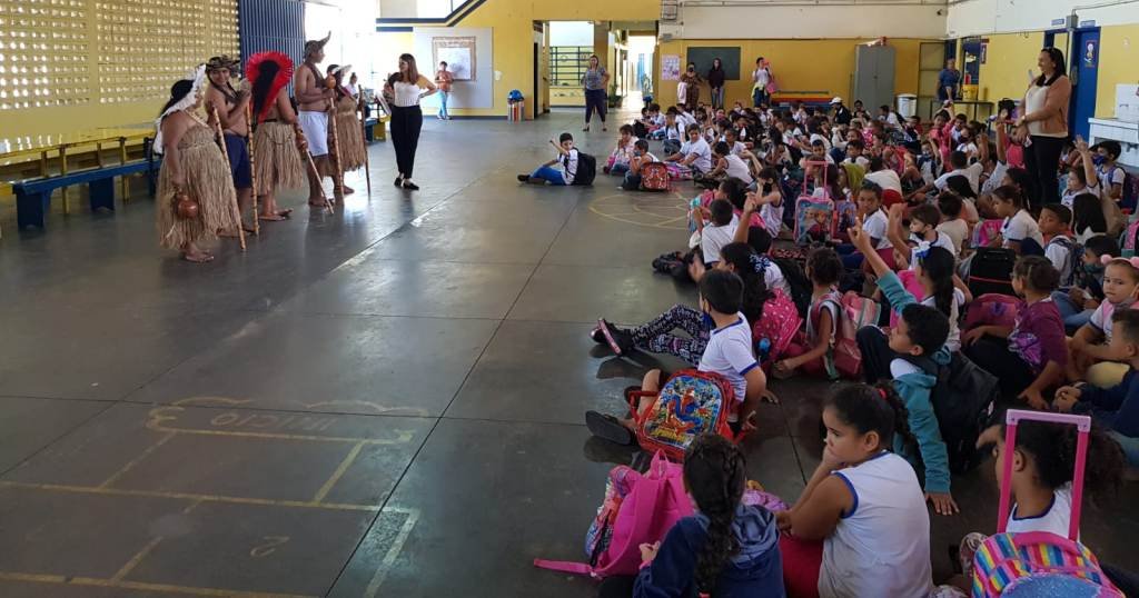 Integrantes de povo indígena realizam palestra em escola da Rede Municipal de Presidente Venceslau Integrantes de povo indígena realizam palestra em escola da Rede Municipal de Presidente Venceslau