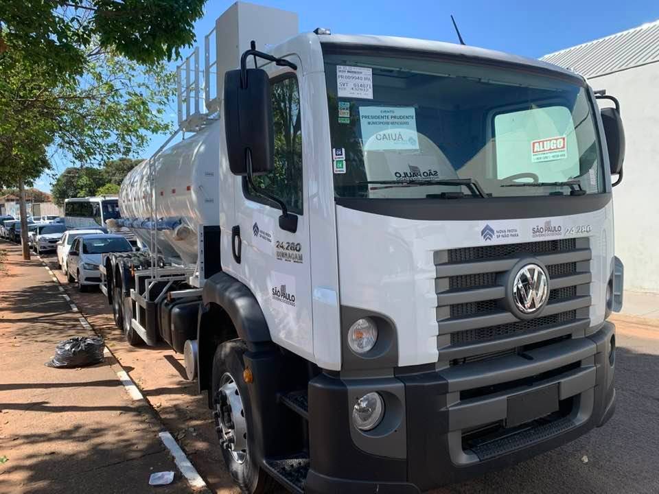 Caiuá recebe caminhões e ambulâncias destinadas pelo Governo Estadual Caiuá recebe caminhões e ambulâncias destinadas pelo Governo Estadual