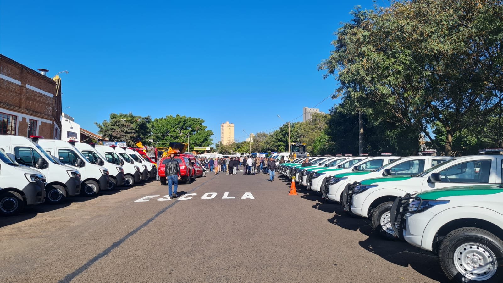 Governo destina cinco veículos para Presidente Venceslau, inaugura Poupatempo e anuncia licitação de Escola Estadual durante evento em Prudente Governo destina cinco veículos para Presidente Venceslau, inaugura Poupatempo e anuncia licitação de Escola Estadual durante evento em Prudente