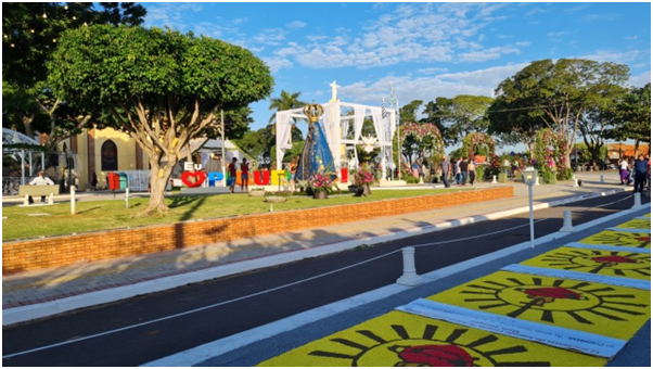 Festa de Corpus Christi reúne milhares de pessoas em Piquerobi