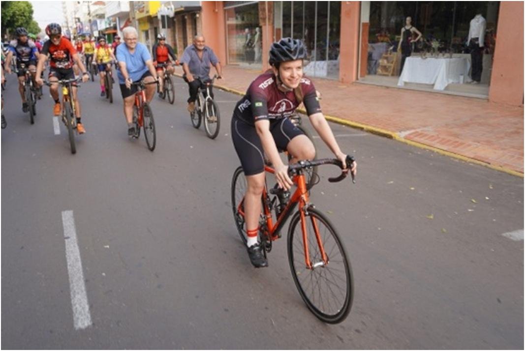 Passeio Ciclístico reúne dezenas de pessoas no centro de Presidente Venceslau Passeio Ciclístico reúne dezenas de pessoas no centro de Presidente Venceslau