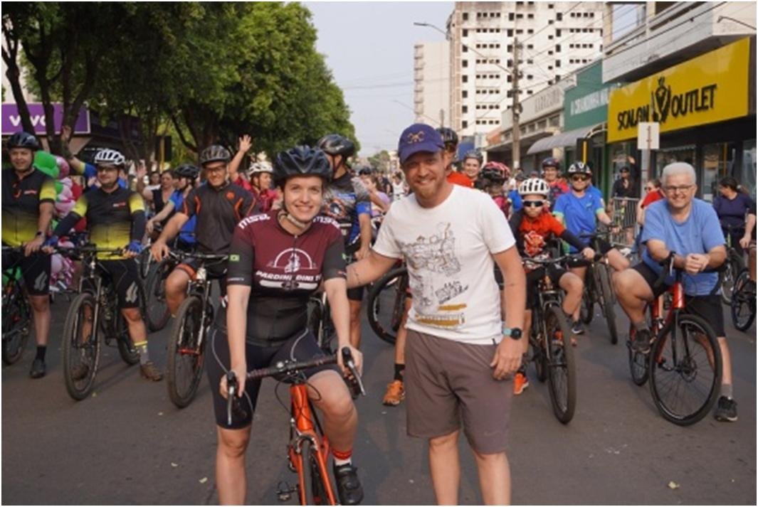 Passeio Ciclístico reúne dezenas de pessoas no centro de Presidente Venceslau Passeio Ciclístico reúne dezenas de pessoas no centro de Presidente Venceslau