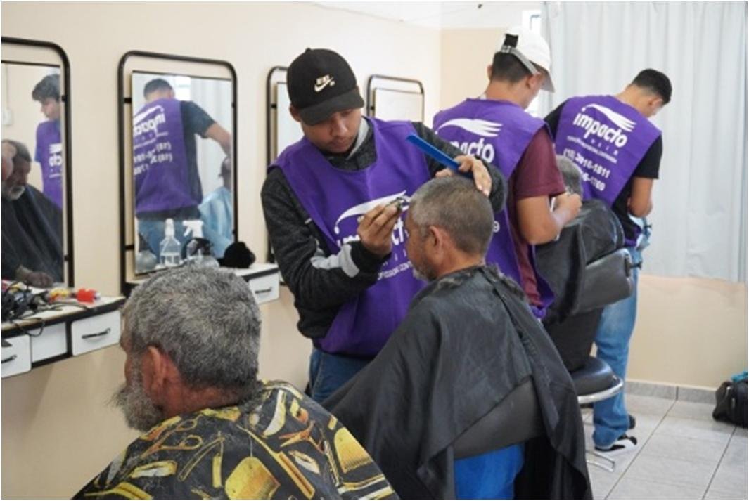Missão Amor que Cura é realizada no bairro Vila Luiza, em Presidente Venceslau