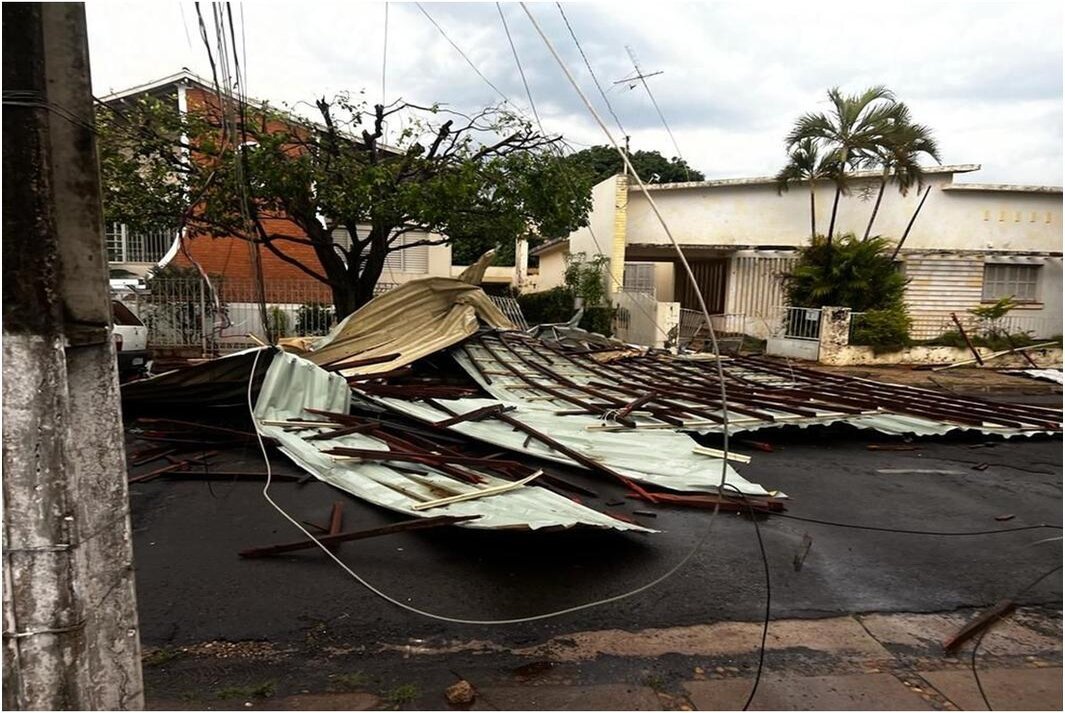 Temporal provoca “estragos” em Lucélia (SP)