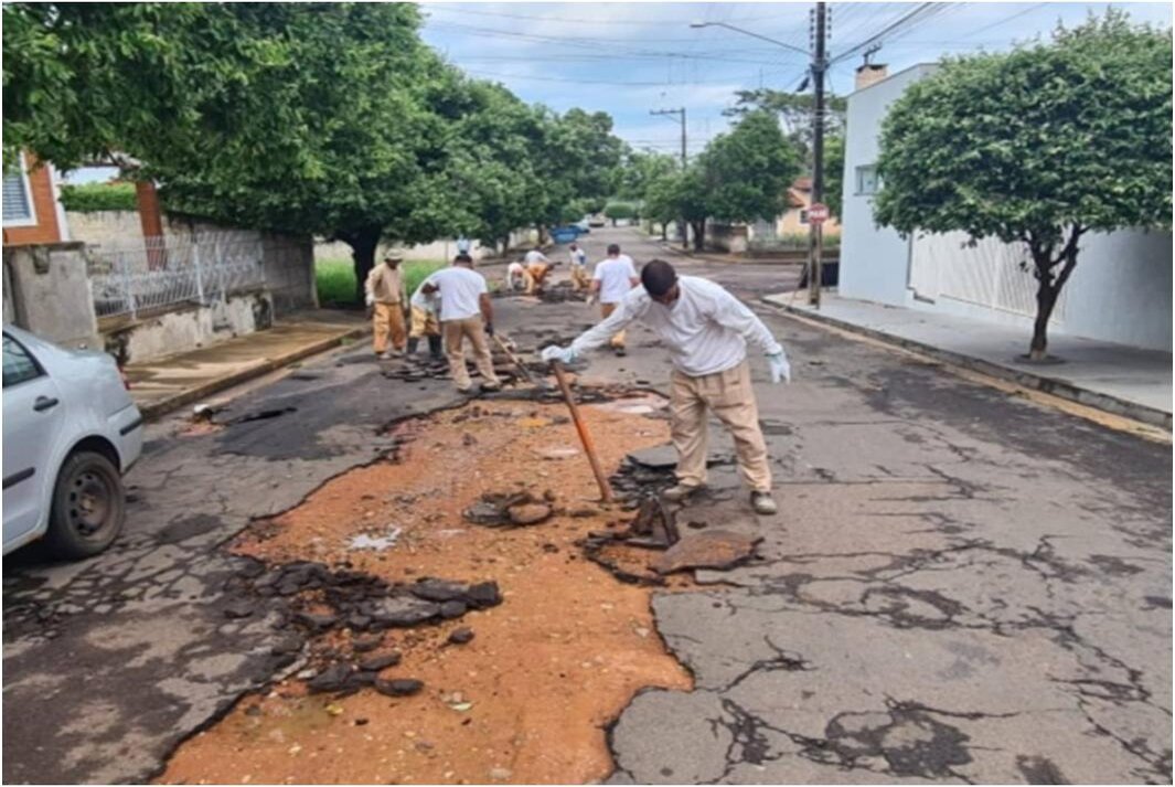 Chuva de 40 milímetros em 10 minutos causa estragos e alagamentos em Presidente Venceslau (SP) Chuva de 40 milímetros em 10 minutos causa estragos e alagamentos em Presidente Venceslau (SP)