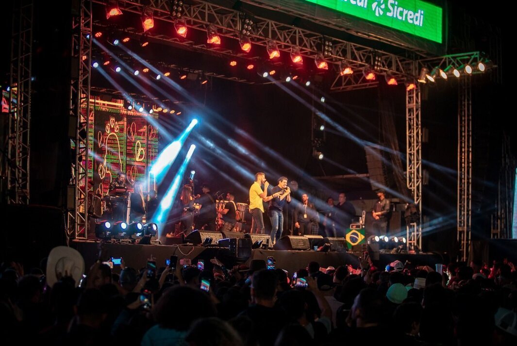 Zé Neto e Cristiano trazem grande público, como primeira atração da Faive Rodeio Show