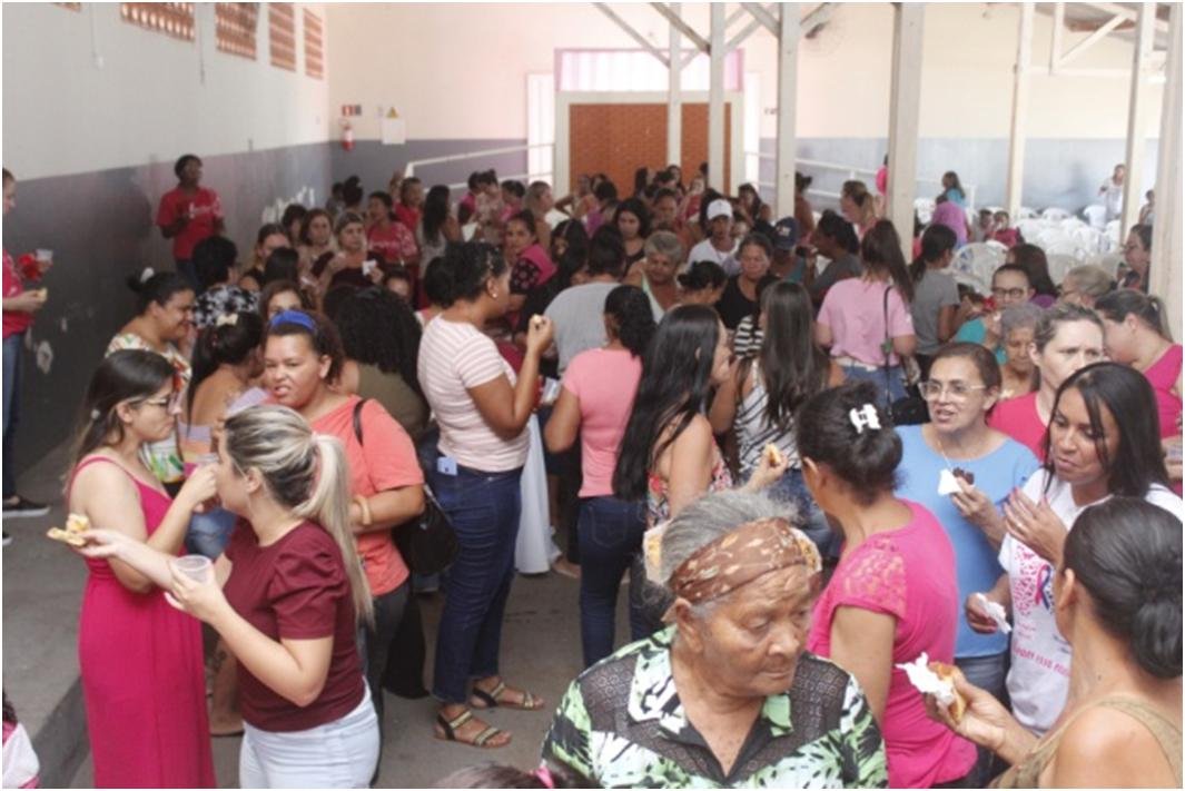 Palestra voltada para as mulheres, é realizada em salão de eventos de Piquerobi