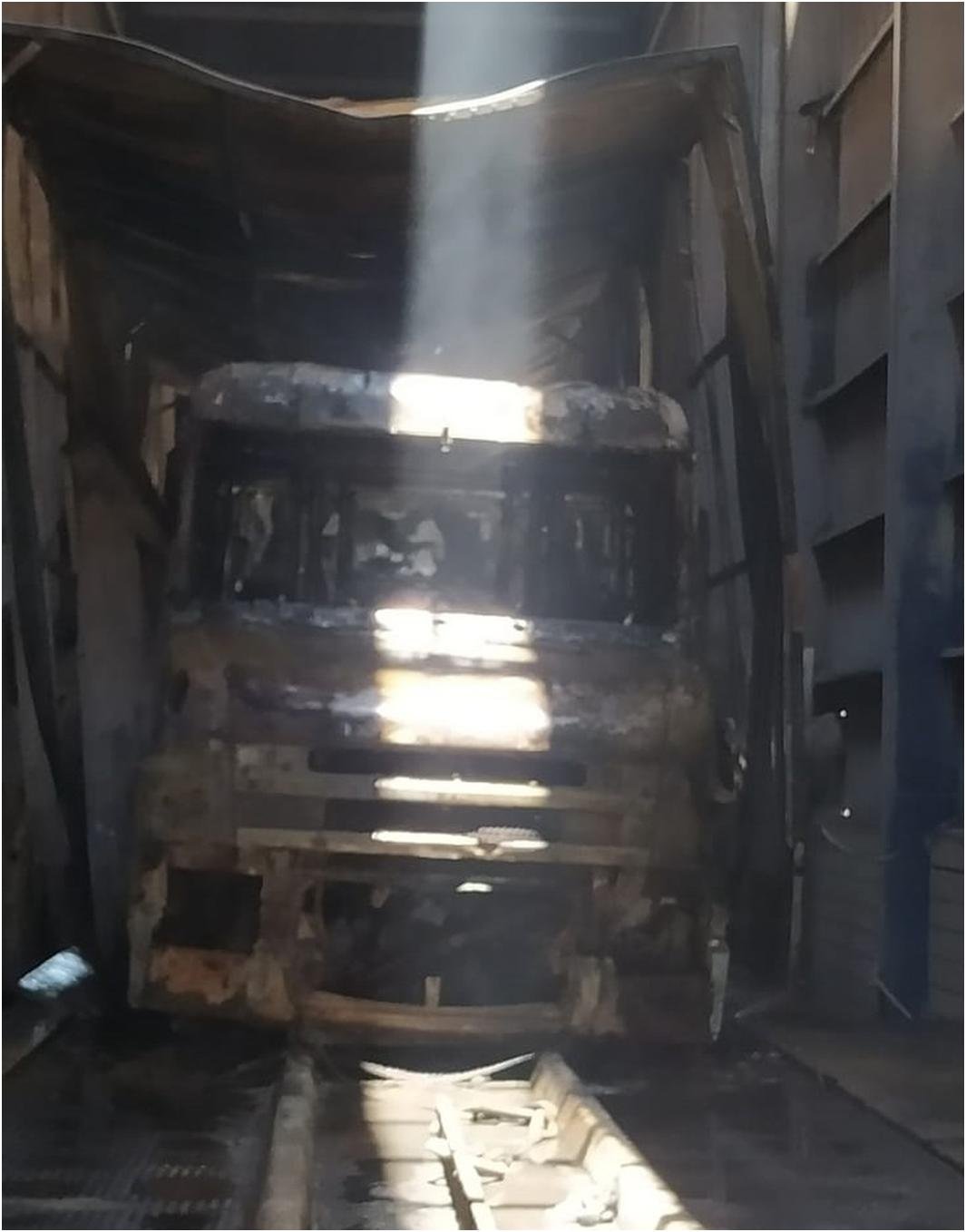 Incêndio atinge barracão de empresa de produtos agropecuários em Presidente Prudente