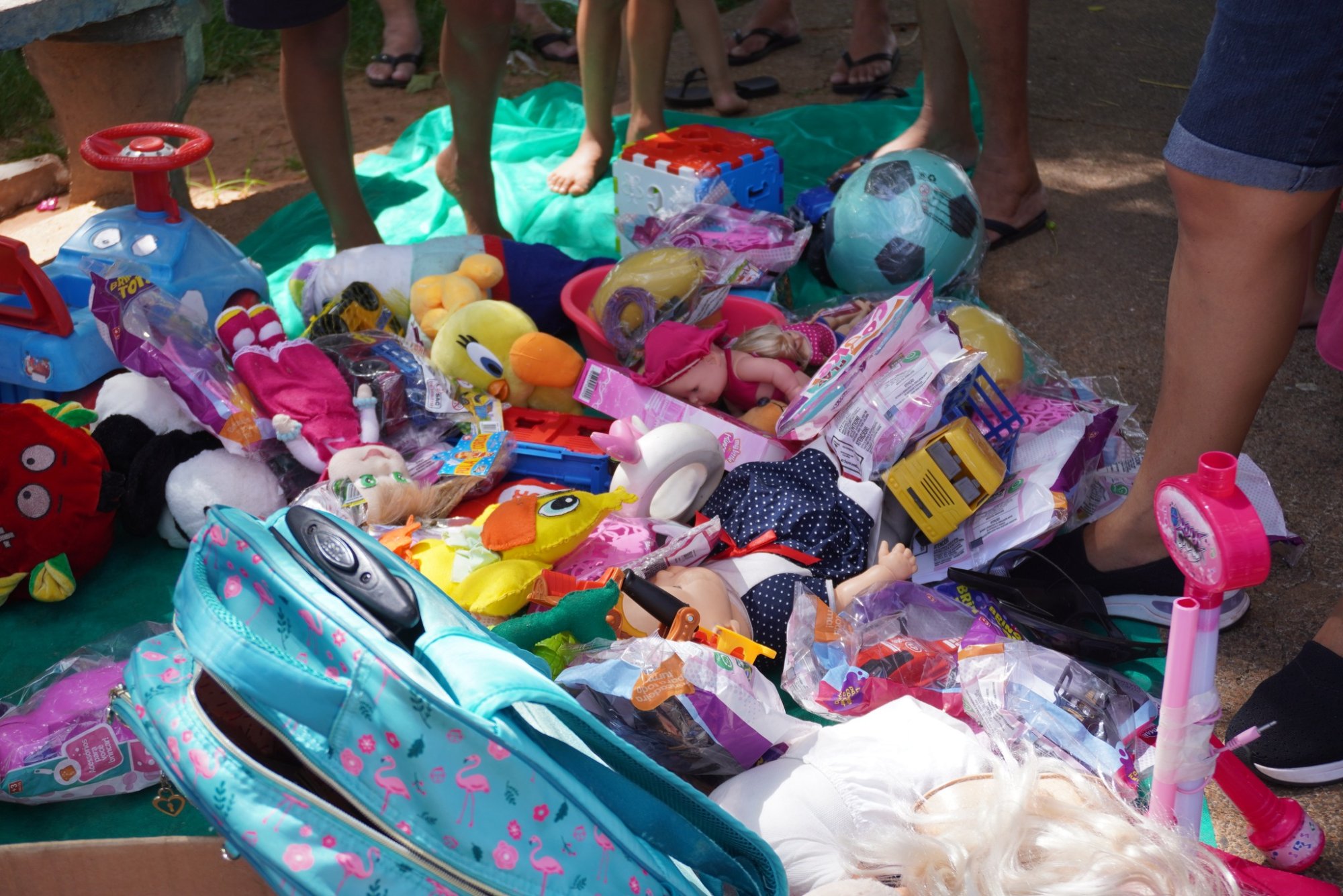 Brinquedos arrecadados durante a Vila Natal são entregues para crianças Venceslauenses Brinquedos arrecadados durante a Vila Natal são entregues para crianças Venceslauenses