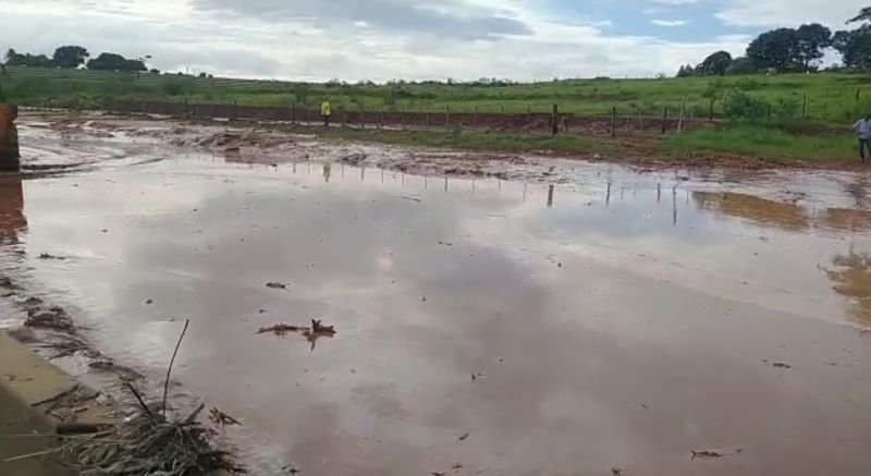 Lama provoca interdição total da “Rodovia Raposo Tavares” em Caiuá
