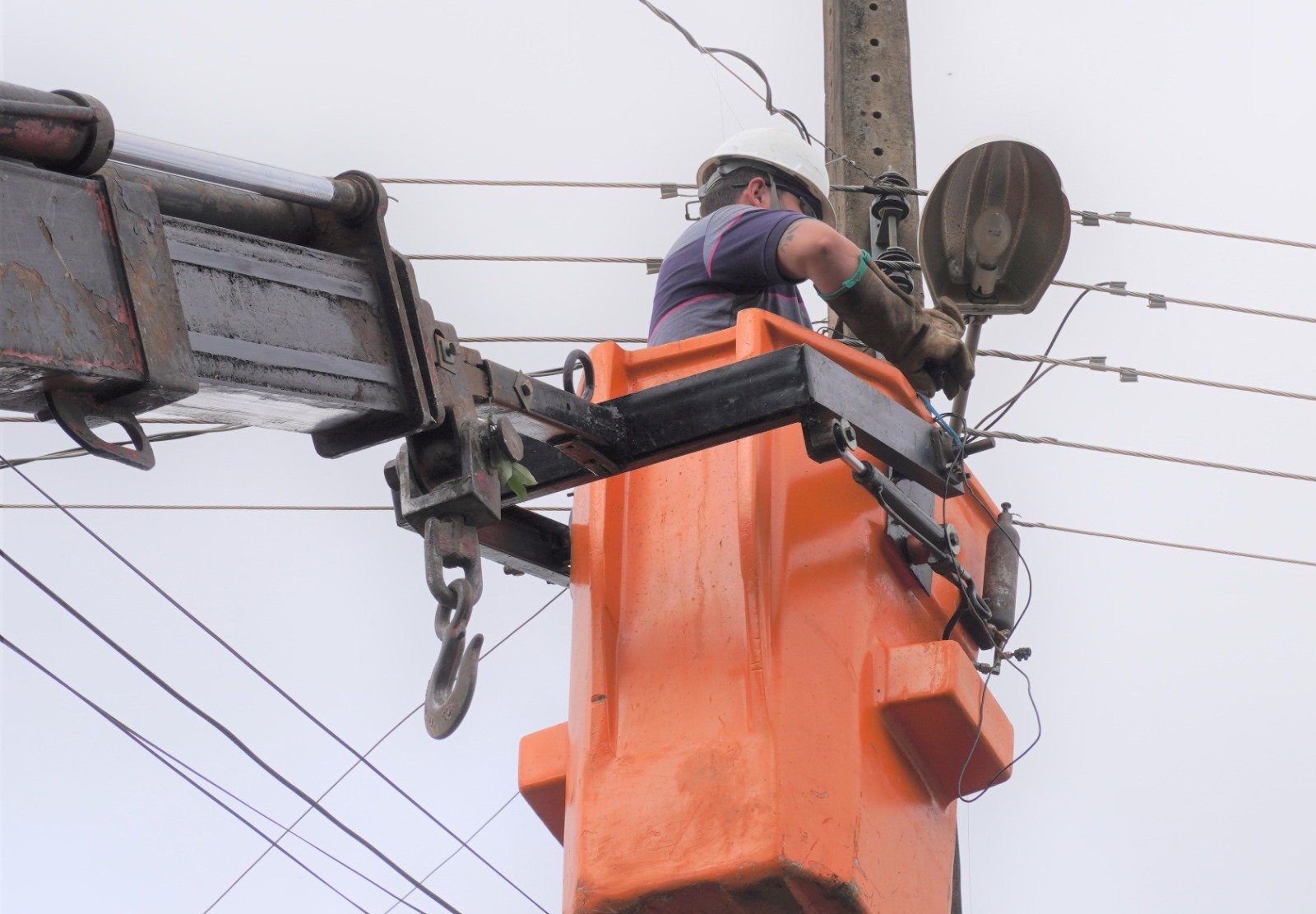 Iluminação Nova; Iniciada troca de 1,5 mil luminárias em bairros de Presidente Venceslau