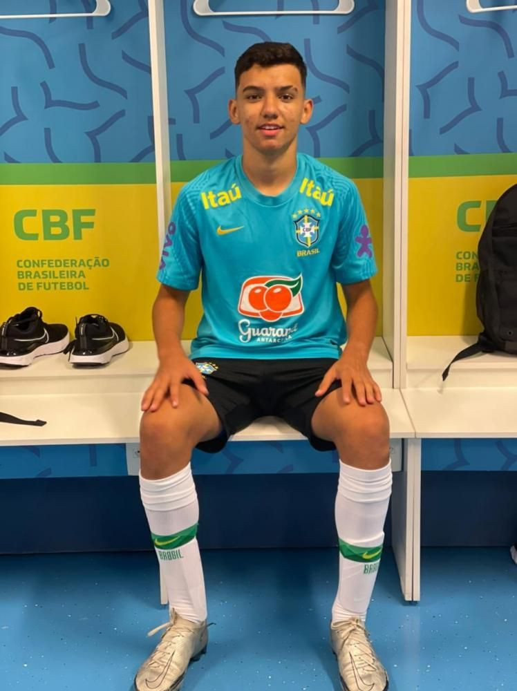 'Contrato Profissional'; Jovem Venceslauense destaque nos gramados pelo Sub-17, assina com o Corinthians!