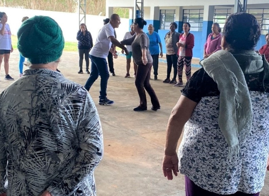 'Gingoterapia'; Prática derivada da capoeira com foco para idosos, é realizada no novo prédio do Cras em Venceslau! 'Gingoterapia'; Prática derivada da capoeira com foco para idosos, é realizada no novo prédio do Cras em Venceslau!