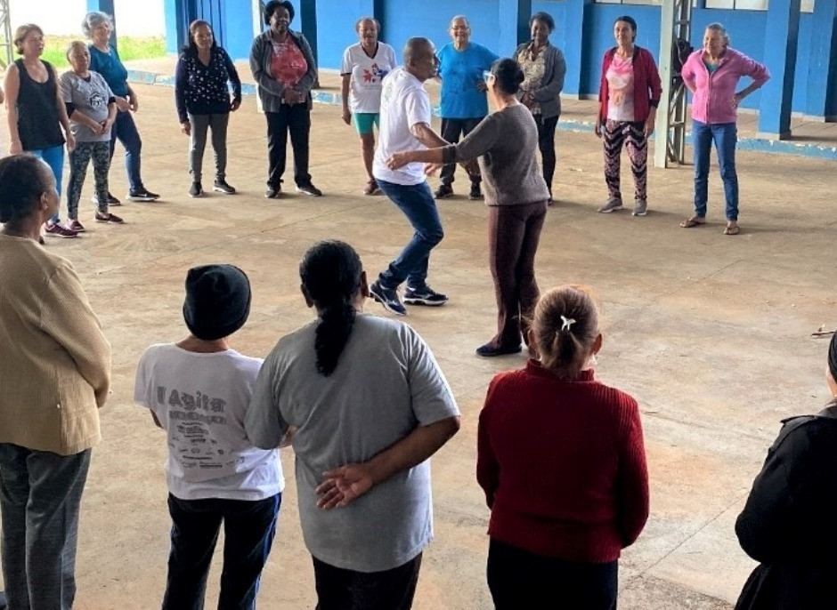 'Gingoterapia'; Prática derivada da capoeira com foco para idosos, é realizada no novo prédio do Cras em Venceslau! 'Gingoterapia'; Prática derivada da capoeira com foco para idosos, é realizada no novo prédio do Cras em Venceslau!