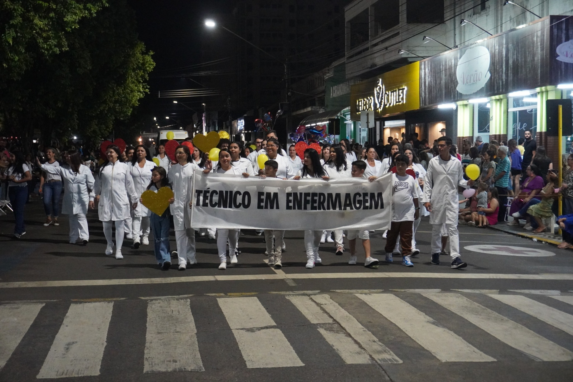 'Venceslau 97 Anos'; Tradicional Desfile Cívico do município, recebeu centenas de pessoas que puderam conferir 72 segmentos da sociedade, divididos em 8 alas; Confira fotos!
