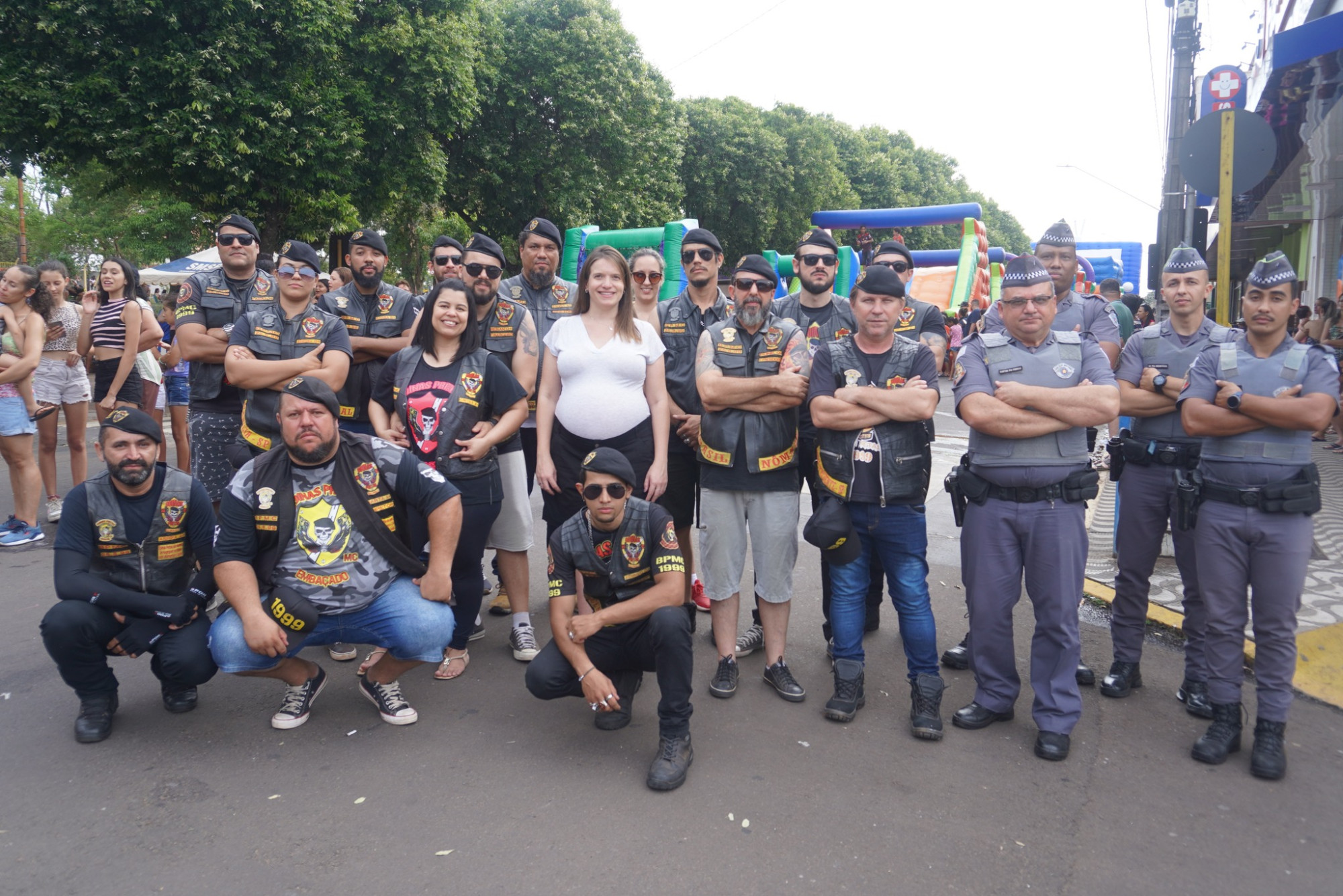 'Dia das Crianças'; Evento infantil realizado no centro de Venceslau, registrou um bom público que pode participar de diversas atividades com brinquedos infláveis, além da exibição de filme; Confira os próximos eventos!