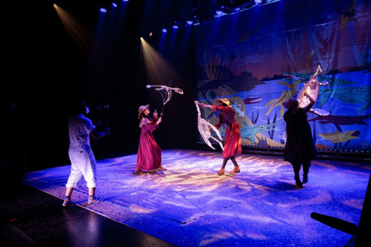 'Dia das Crianças'; Evento infantil realizado no centro de Venceslau, registrou um bom público que pode participar de diversas atividades com brinquedos infláveis, além da exibição de filme; Confira os próximos eventos!