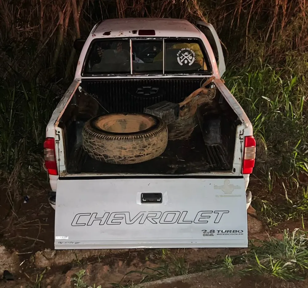 'Colisão Transversal'; Motorista morre em acidente entre carro e caminhonete, em Rodovia de Mirante do Paranapanema (SP)!